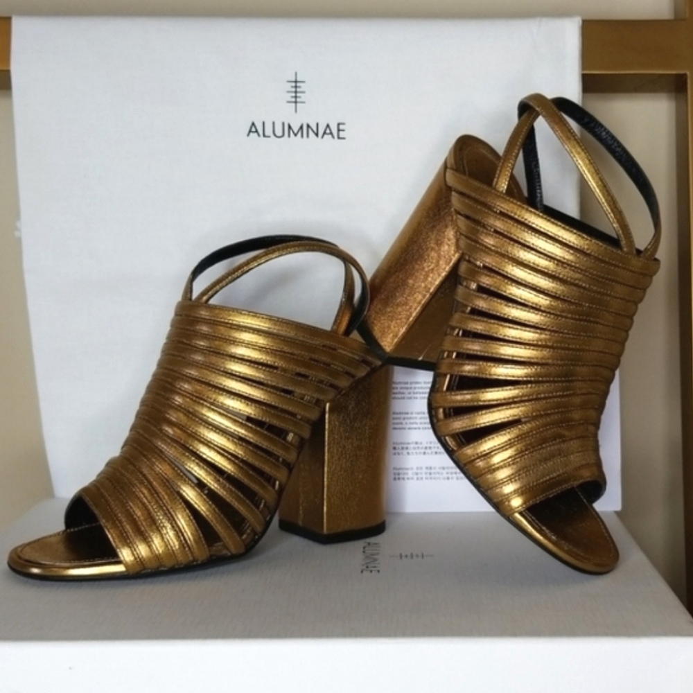 Alumnae Leather Heels